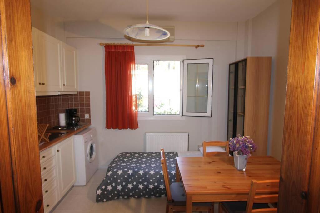 ארגוסטולי Cozy Apartment In The Heart Of The Town מראה חיצוני תמונה