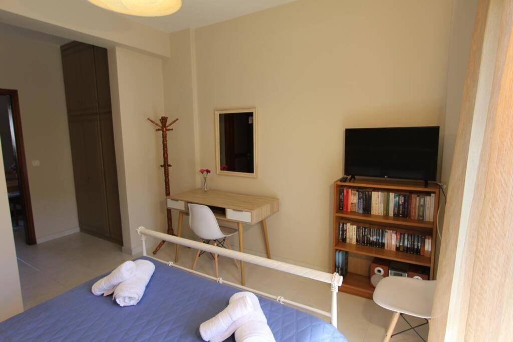 ארגוסטולי Cozy Apartment In The Heart Of The Town מראה חיצוני תמונה