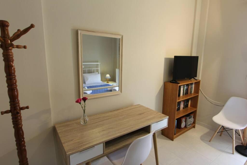 ארגוסטולי Cozy Apartment In The Heart Of The Town מראה חיצוני תמונה